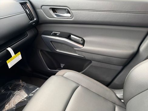 New 2026 Nissan Pathfinder SL FWD image 27