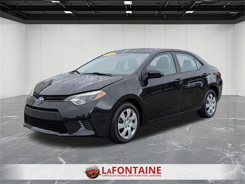 Used 2015 Toyota Corolla LE image 1