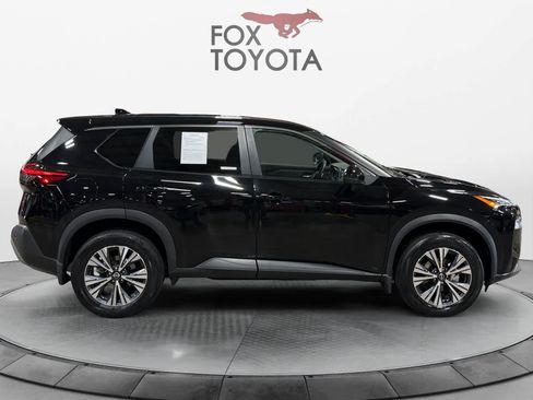Used 2022 Nissan Rogue SV FWD image 7