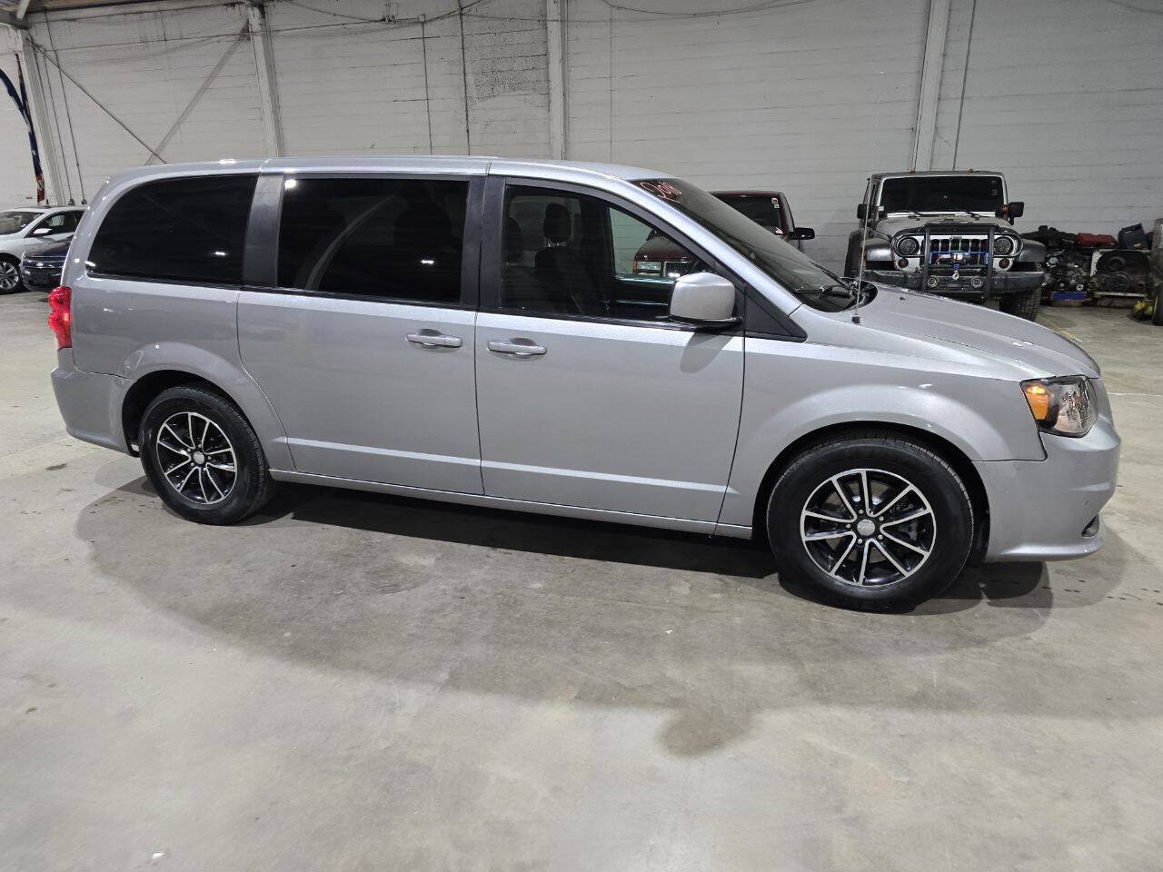 Used 2018 Dodge Grand Caravan GT FWD image 16