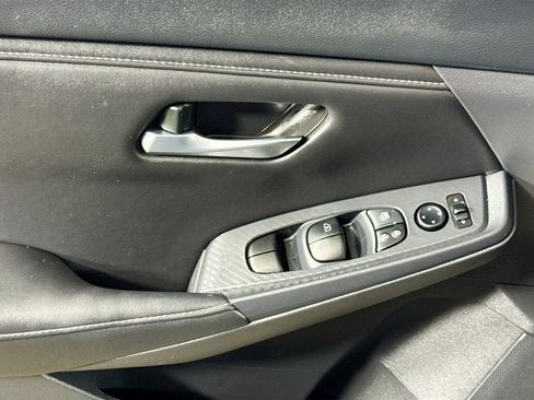 Used 2025 Nissan Sentra SV w/ All-Weather Package FWD image 16