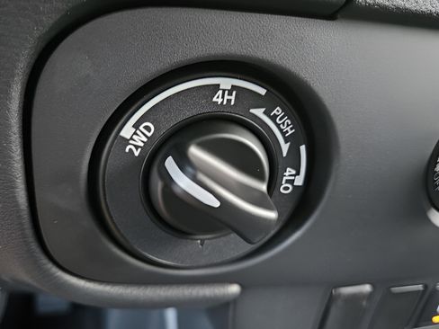 New 2026 Nissan Frontier SV w/ Tow Package image 12