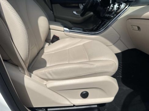 Used 2020 Mercedes-Benz GLC 300 4MATIC w/ Multimedia Package image 14