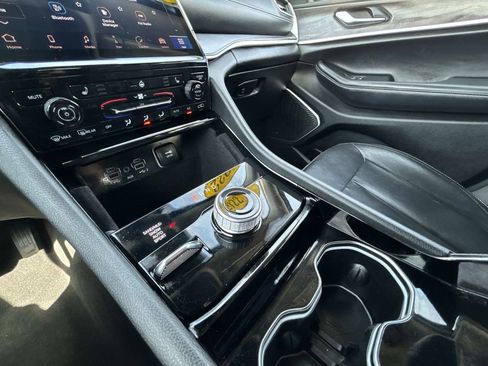 Certified 2022 Jeep Grand Cherokee Limited image 38