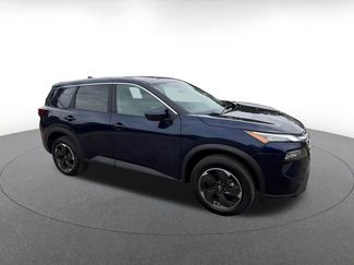 Used 2025 Nissan Rogue SV FWD video 2