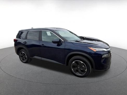 Used 2025 Nissan Rogue SV FWD image 2