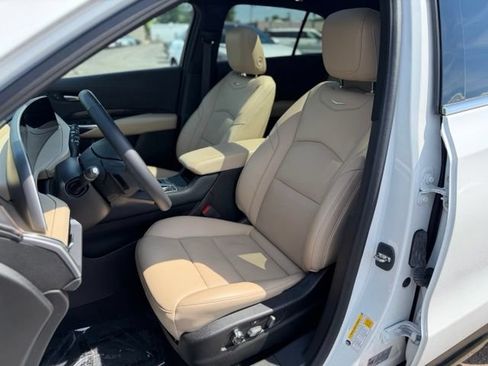 Used 2024 Cadillac XT4 Premium Luxury AWD/4WD image 16
