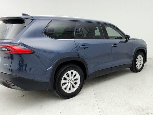 Used 2024 Toyota Grand Highlander XLE image 8