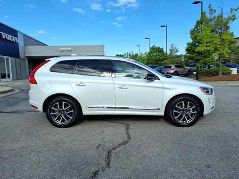 Used 2017 Volvo XC60 T6 Dynamic w/ Preferred Option Package AWD/4WD image 2