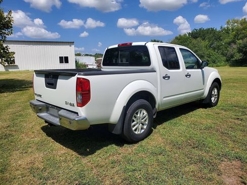 Used 2016 Nissan Frontier SV AWD/4WD image 5