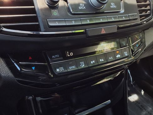 Used 2017 Honda Accord Sport image 11
