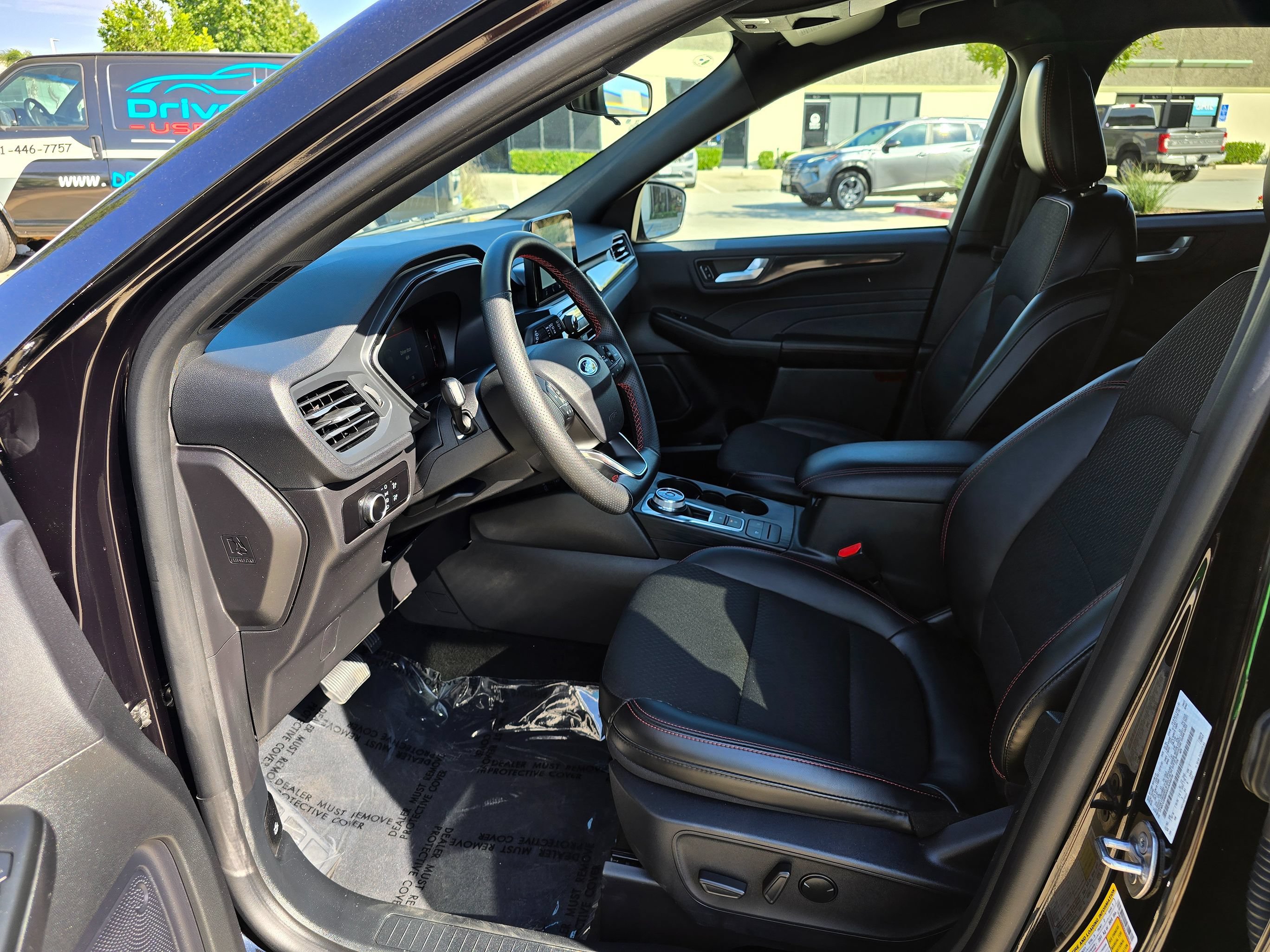 Used 2025 Ford Escape ST-Line FWD image 15