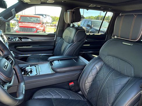 Certified 2025 Jeep Grand Wagoneer Series III w/ Quick Order Packagew 28T AWD/4WD image 18