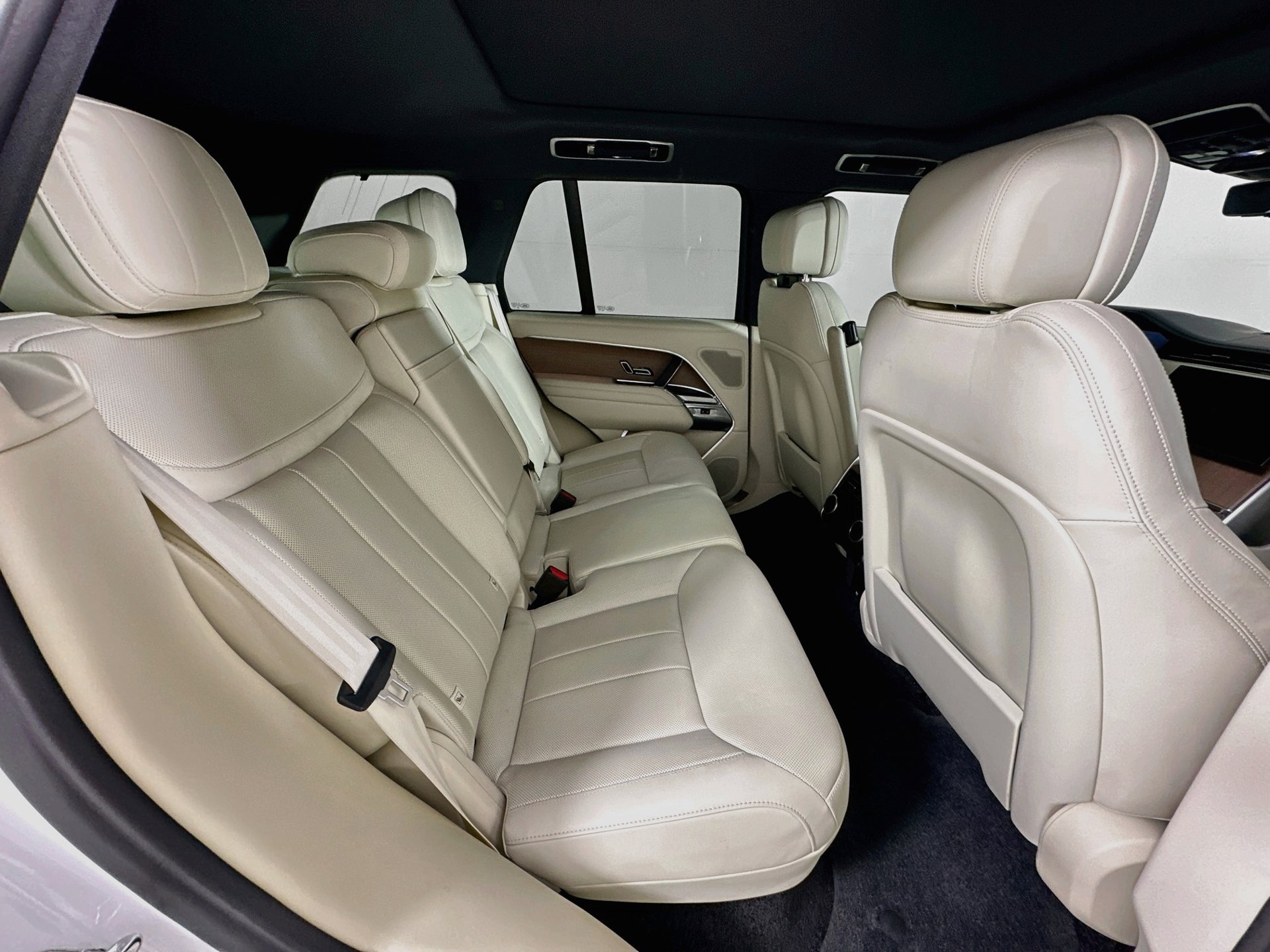 Used 2024 Land Rover Range Rover SE AWD/4WD image 29