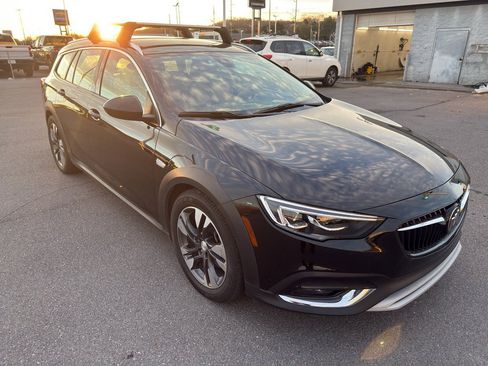 Used 2018 Buick Regal Essence w/ Driver Confidence Package #1 image 7