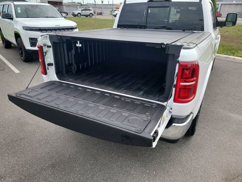 Used 2025 RAM 1500 Limited AWD/4WD image 9