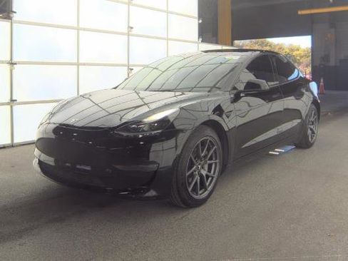 Used 2022 Tesla Model 3 Long Range AWD/4WD image 1