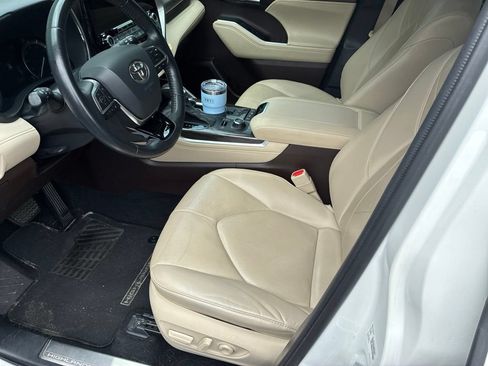 Used 2021 Toyota Highlander Platinum AWD/4WD image 10
