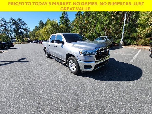 Used 2025 RAM 1500 Big Horn AWD/4WD image 3