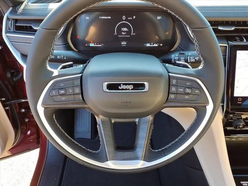 New 2025 Jeep Grand Cherokee Limited image 21