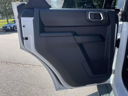 Used 2025 Ford Bronco Outer Banks AWD/4WD image 11