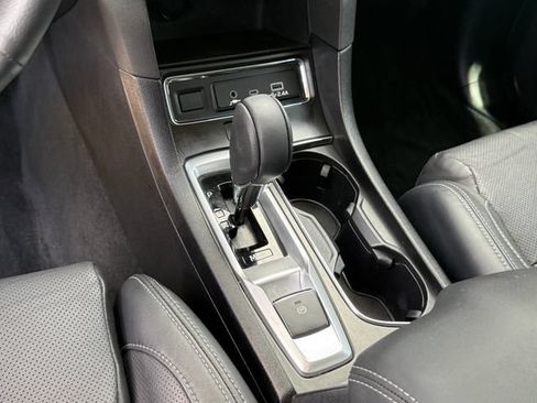 Used 2023 Subaru Ascent Limited AWD/4WD image 19