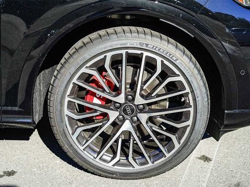 New 2025 Audi SQ5 Premium Plus image 9