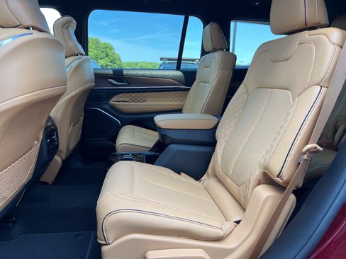 Used 2025 Jeep Grand Cherokee L Summit w/ Obsidian Package AWD/4WD image 30