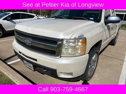 Used 2009 Chevrolet Silverado 1500 LTZ w/ White Diamond Edition AWD/4WD image 13