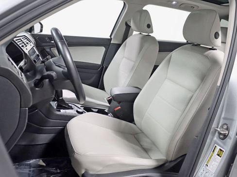 Used 2019 Volkswagen Tiguan SEL w/ 3rd Row Seat Package image 24