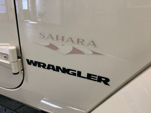 Used 2012 Jeep Wrangler Sahara w/ Dual Top Group AWD/4WD image 8