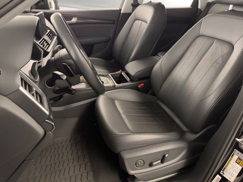 Used 2019 Audi Q5 2.0T Premium w/ Convenience Package AWD/4WD image 5