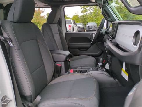 New 2025 Jeep Gladiator Sport image 21