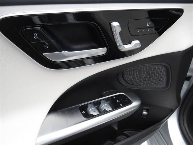 Used 2023 Mercedes-Benz C 300 4MATIC Sedan image 9