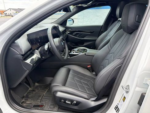 Used 2024 BMW 530i xDrive AWD/4WD image 17