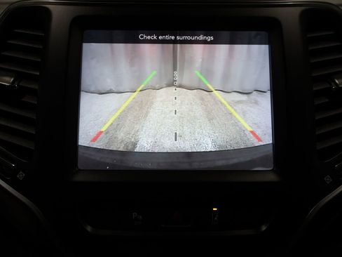 Certified 2021 Jeep Cherokee Latitude Lux w/ Comfort/Convenience Group image 30