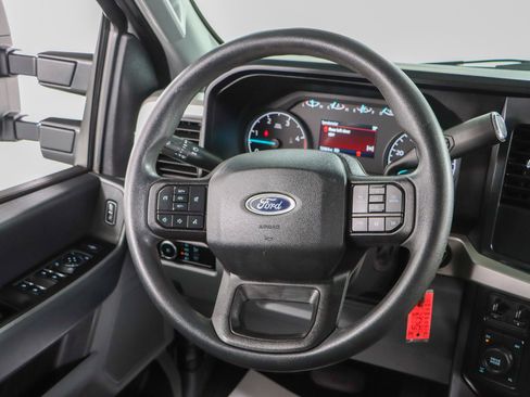 Used 2023 Ford F250 XLT w/ FX4 Off-Road Package AWD/4WD image 12