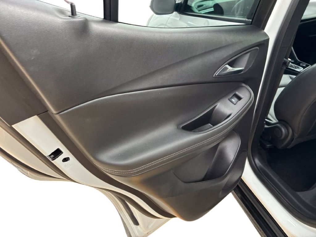 Used 2024 Buick Encore GX Sport Touring FWD image 13