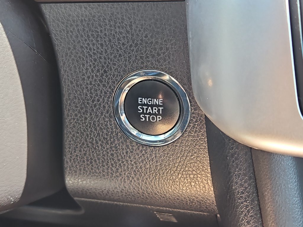 Used 2019 Toyota Highlander SE AWD/4WD image 25
