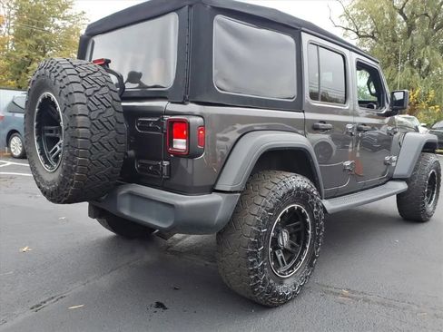 Used 2019 Jeep Wrangler Unlimited Sport S image 3