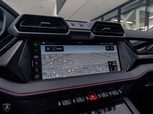 Used 2025 Lamborghini Urus SE image 16
