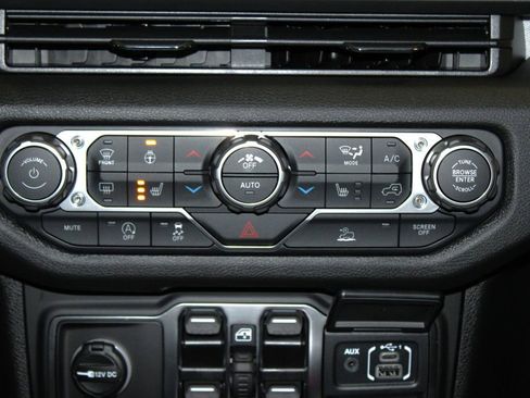 New 2026 Jeep Gladiator Sport image 20