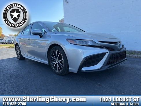 Used 2023 Toyota Camry SE image 7