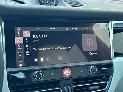 New 2025 Porsche Macan image 19