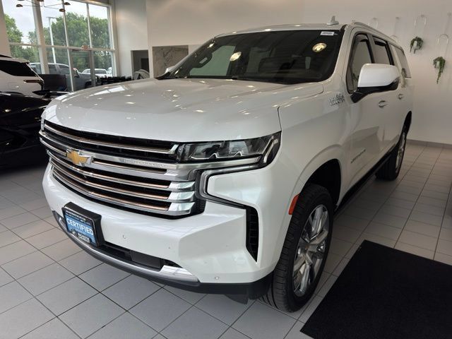 Used 2023 Chevrolet Suburban High Country w/ Premium Package 2 AWD/4WD image 38