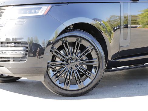 New 2026 Land Rover Range Rover Long Wheelbase SE AWD/4WD image 2