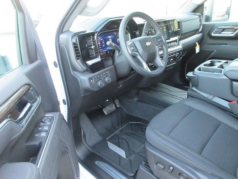 New 2026 Chevrolet Silverado 3500 LT w/ Convenience Package AWD/4WD image 13