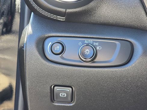 Used 2025 Chevrolet Blazer LT image 14