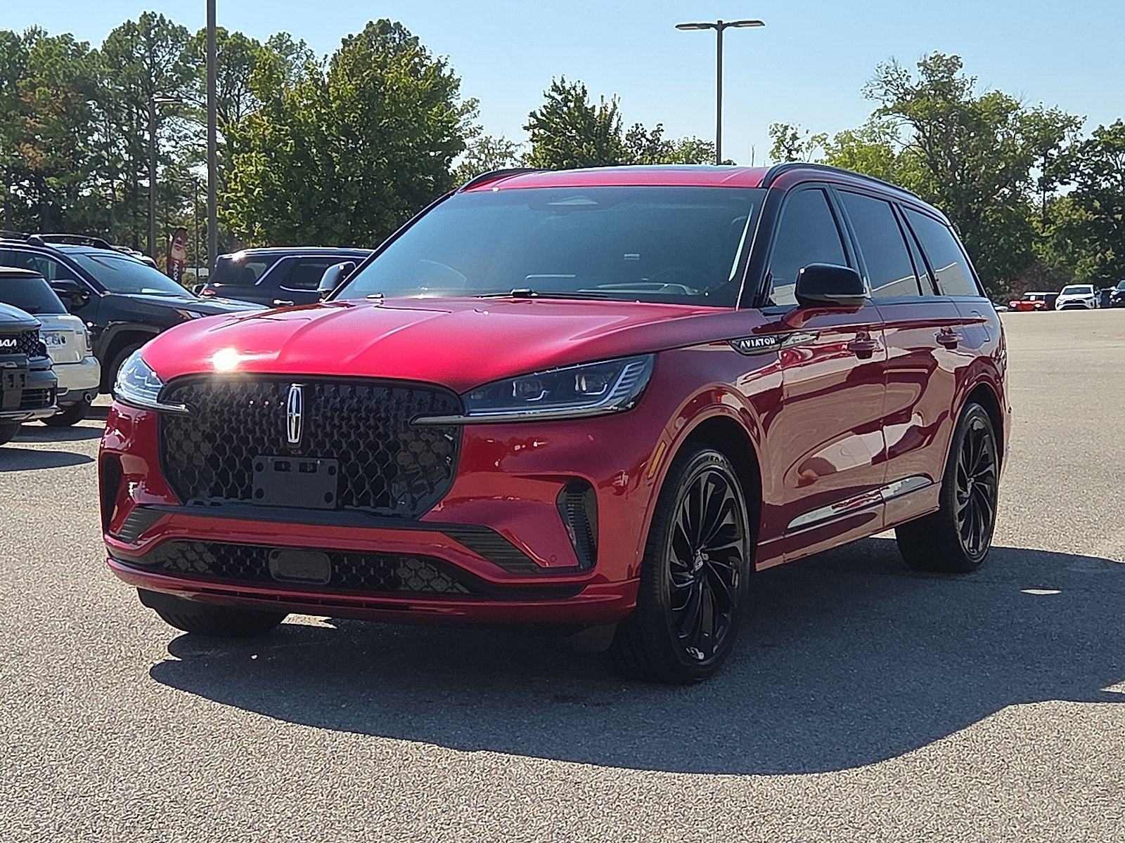 Used 2025 Lincoln Aviator Reserve w/ Equipment Group 201A AWD/4WD image 2