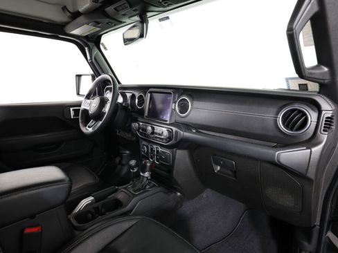 Used 2019 Jeep Wrangler Unlimited Sahara AWD/4WD image 23